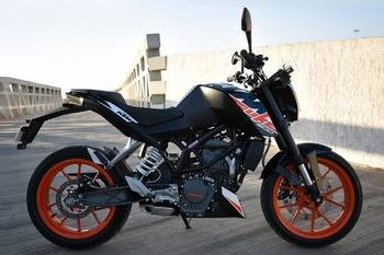 Учебный мотоцикл автошколы Папа KTM Duke 200